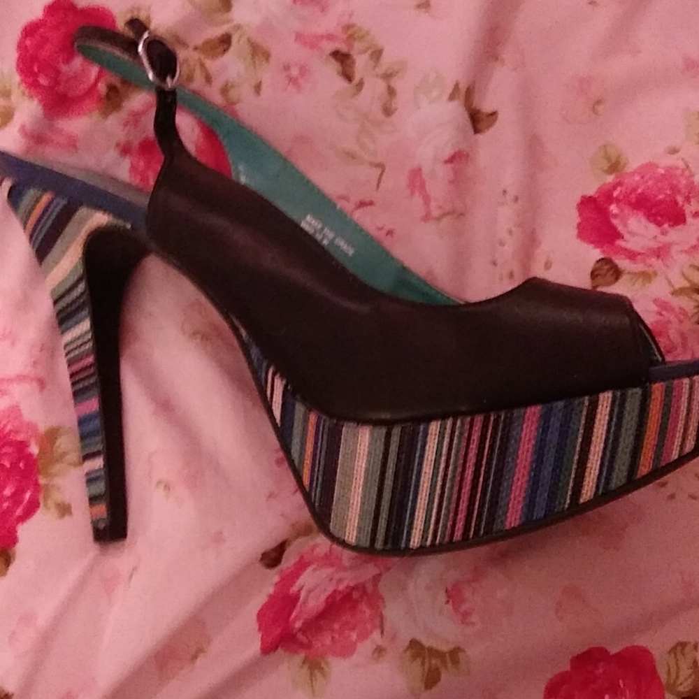 Multi Color Unlisted By Kenneth Cole 10